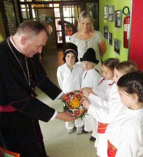 Biskup Pozaić u pastoralnom pohodu u Zaboku